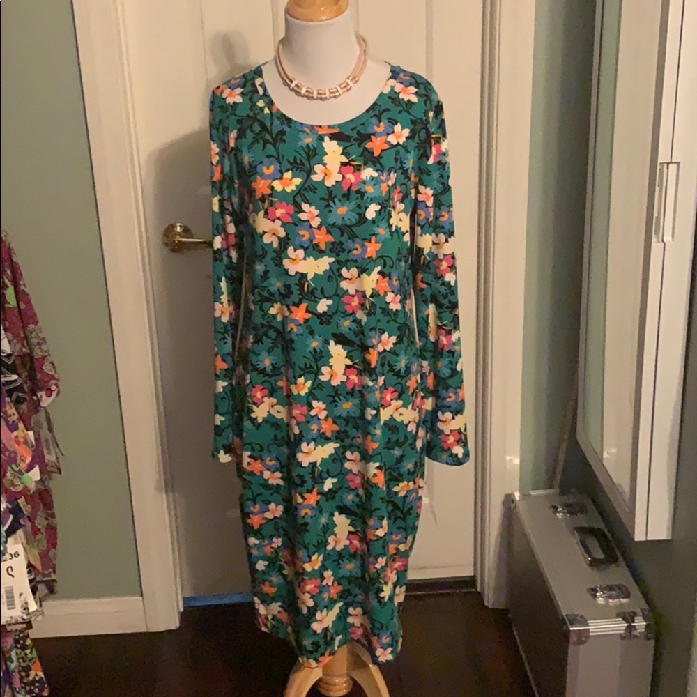 Large Lularoe Debbie